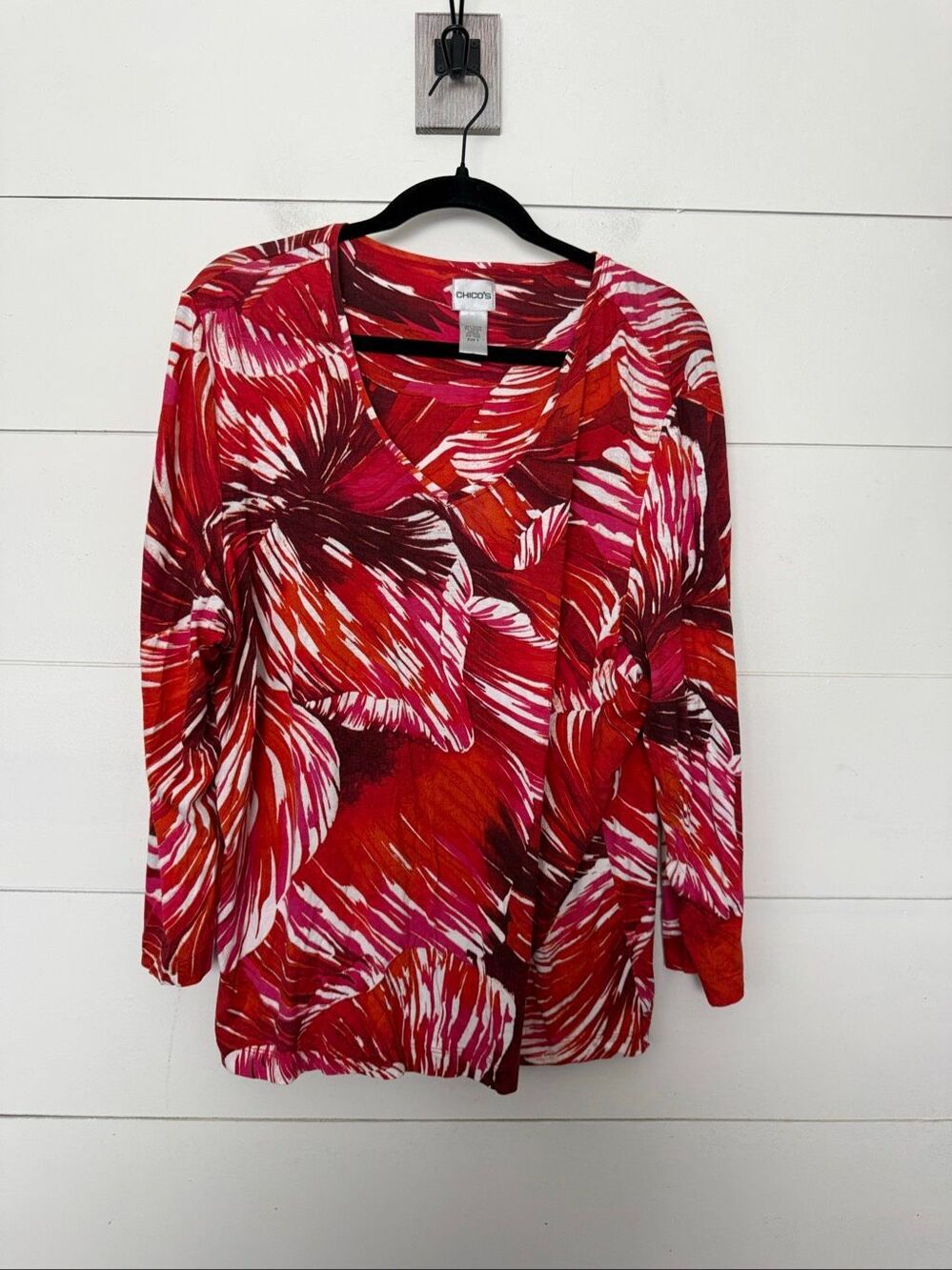 Chico’s Women’s 3 Red Pink White Vneck Longsleeve Top Blouse